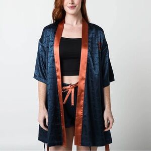 NWT Medium Ahsoka Tano Pajama Set Satin Robe Shorts Star Wars Heroes & Villains